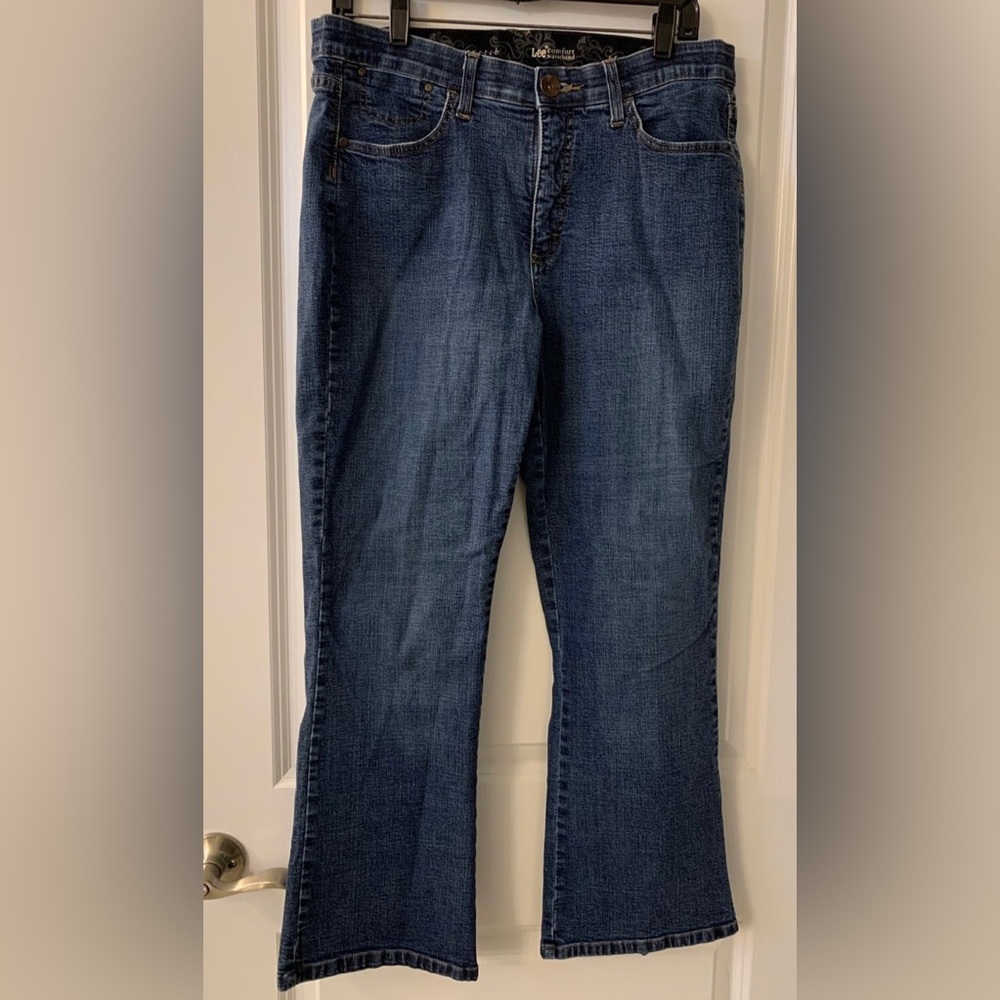 #125 Lee Brand, 16P Petite, Comfort Fit Stretch Bootcut Jeans, Medium Wash Blue